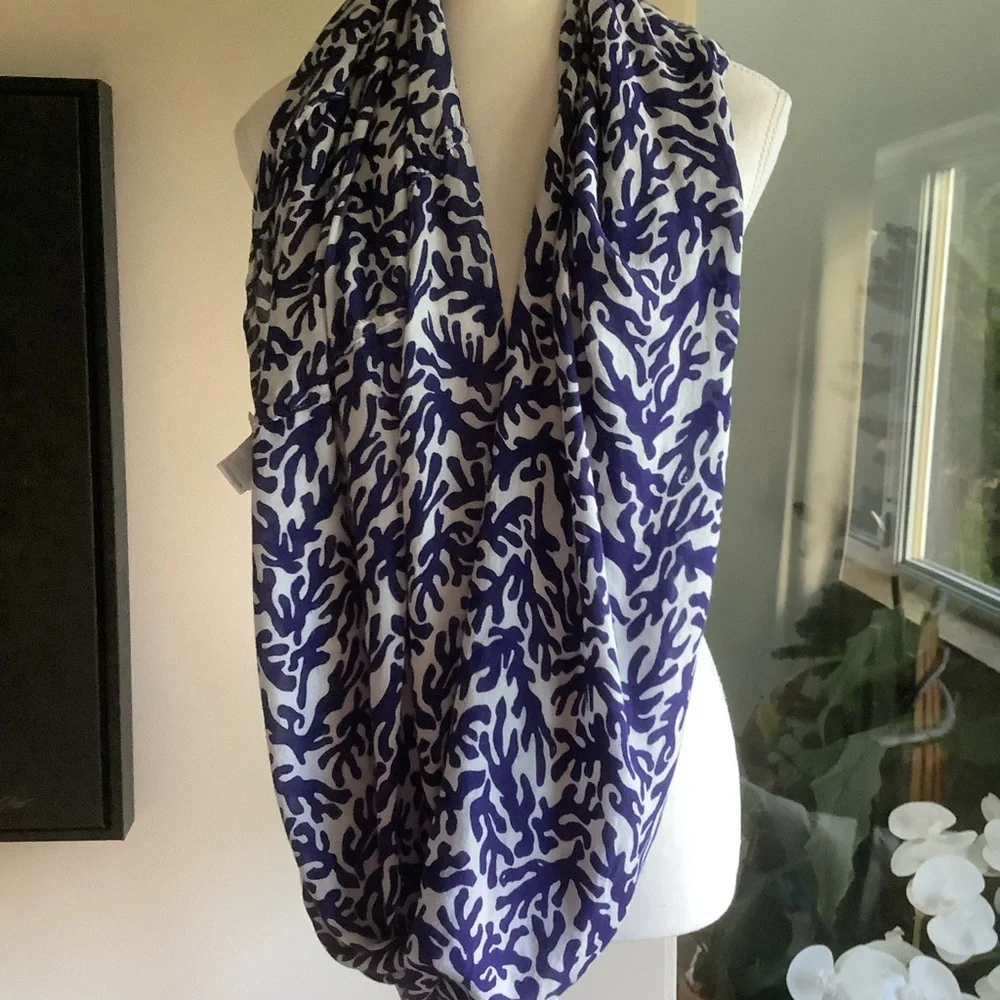 Lilly Pulitzer Navy and White Infinity Loop Scarf